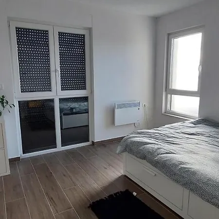 Drenova View דירה *